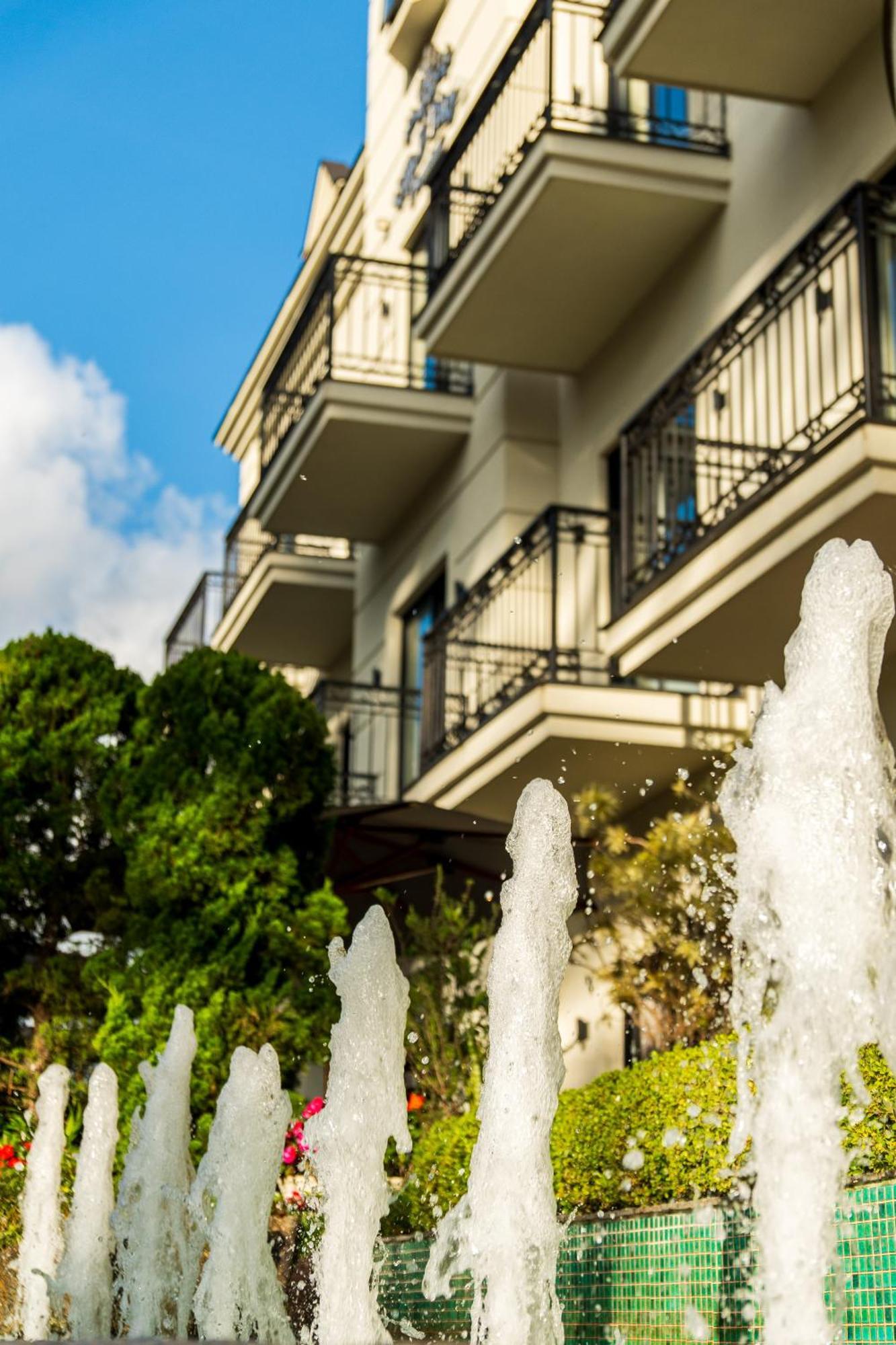 D'biagy Premium Hotel